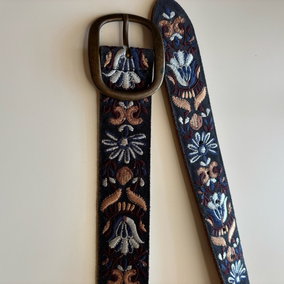 Lucky Brand Floral Embroidered Belt with Buckle - Picture 2 of 4